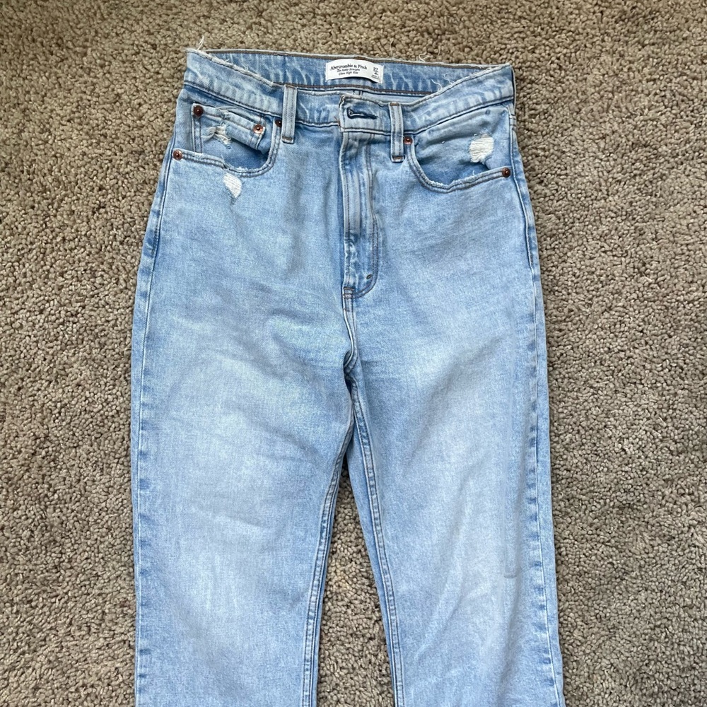 Abercrombie Ultra High Rise Ankle Straight Jean